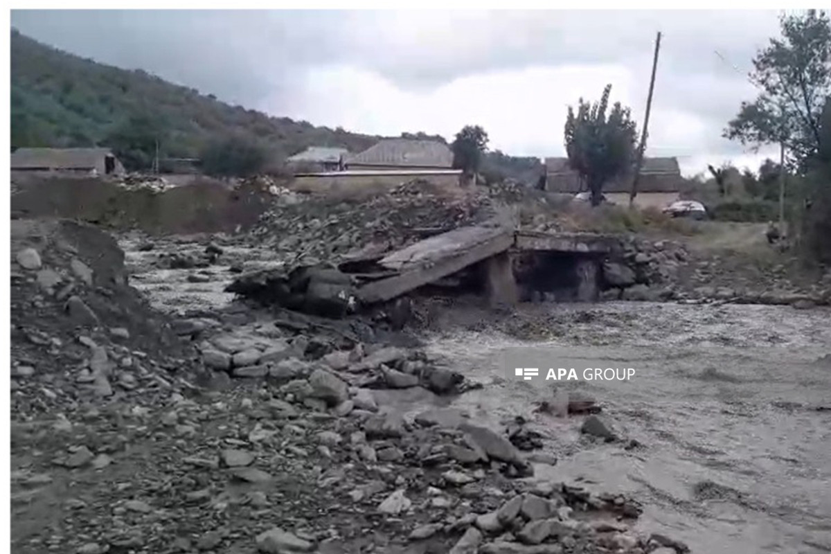 Balakəndə sel körpünü dağıdıb