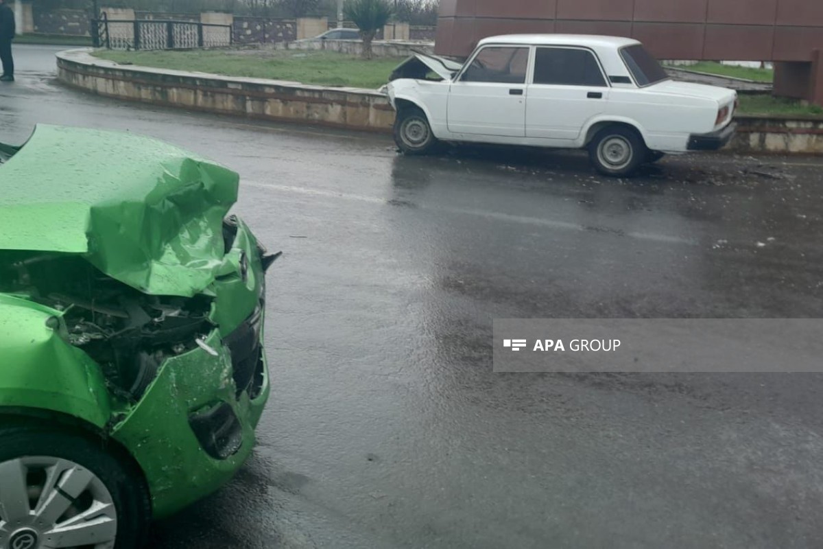 Balakəndə iki avtomobil toqquşub, xəsarət alanlar var